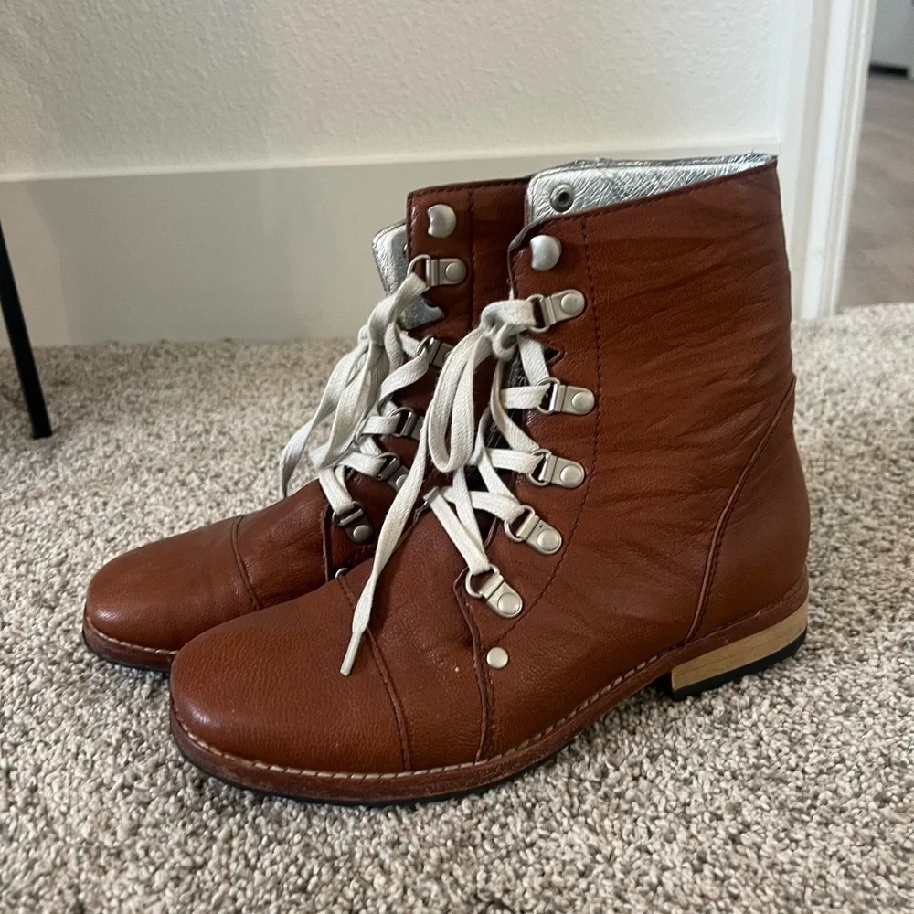 Zurich Boots sz 6 - Picture 1 of 4